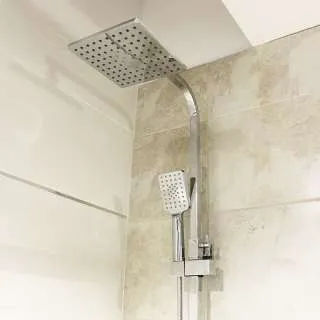 Usponski tuš  sa baterijom BGQ9501 