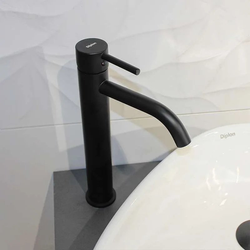 Black visoka baterija za lavabo 